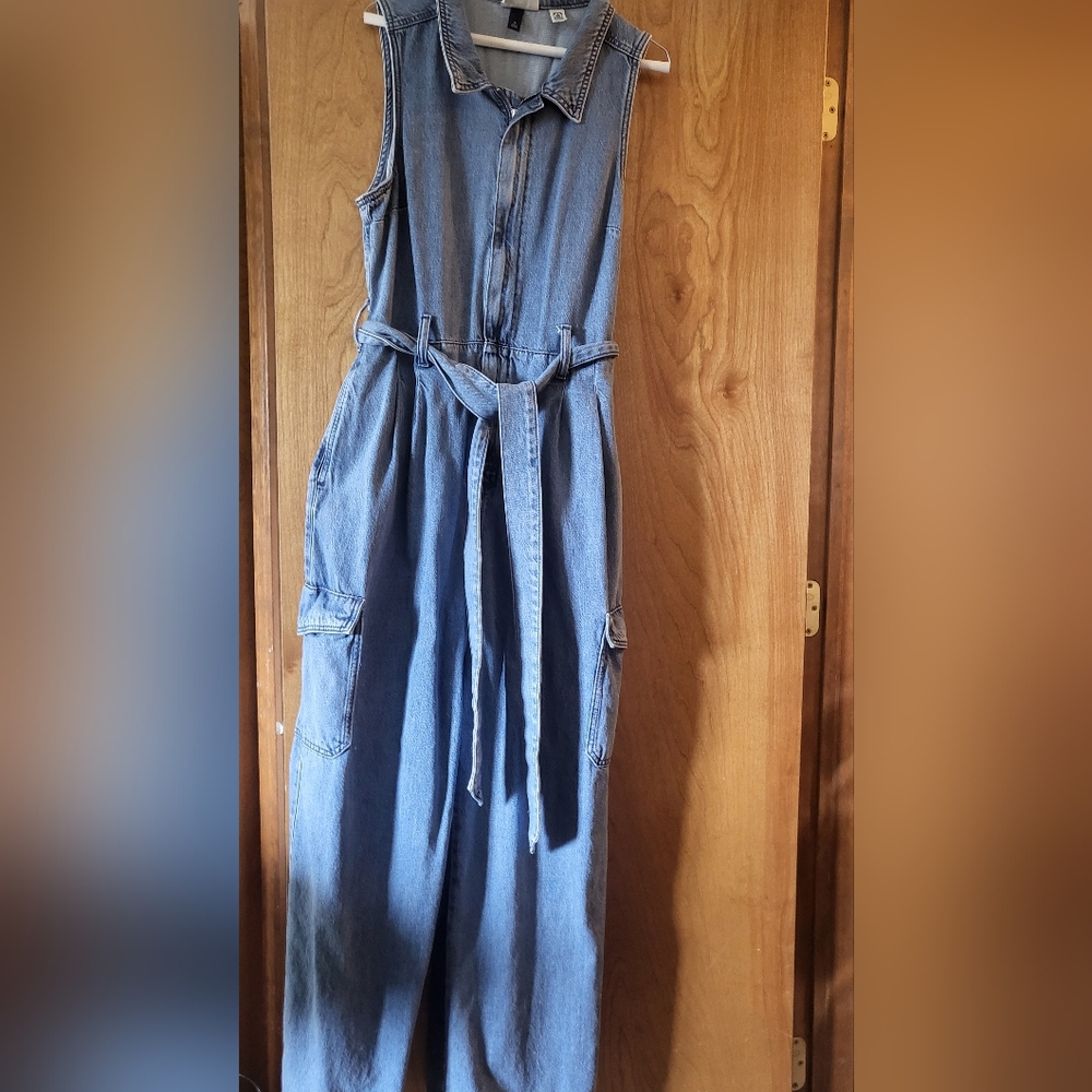 Denim Sleeveless Jumper With Belt